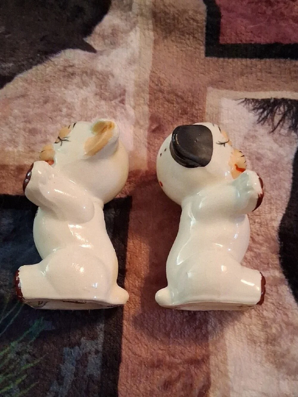 Made In Japan Ceramic Cat Salt & Pepper Shakers - White and Brown